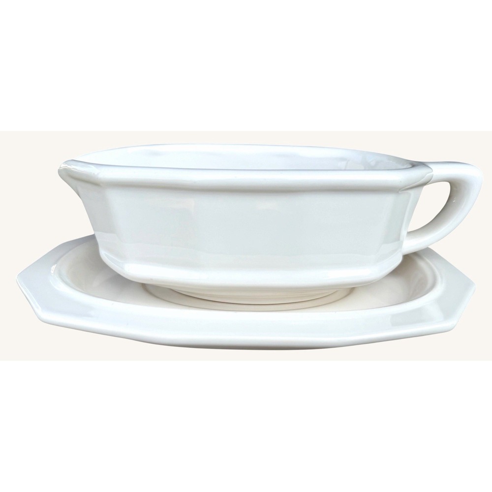 Vintage Pfaltzgraff Heritage White Gravy Boat & Underplate USA Ceramic 2 Piece